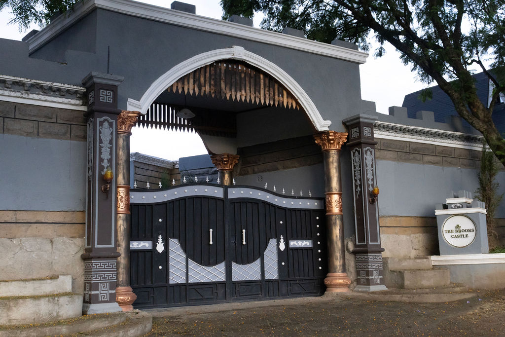 Brooks Castle